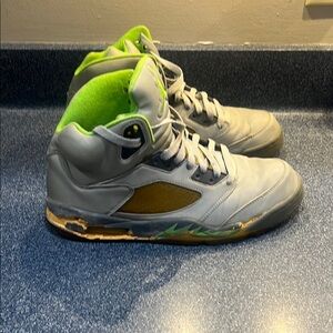 Men’s Jordan 5 grey and green size 10